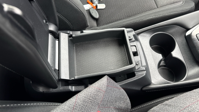 Nissan Qashqai 1.3 DiG-T MH Premiere Edition 5dr Petrol Hatchback